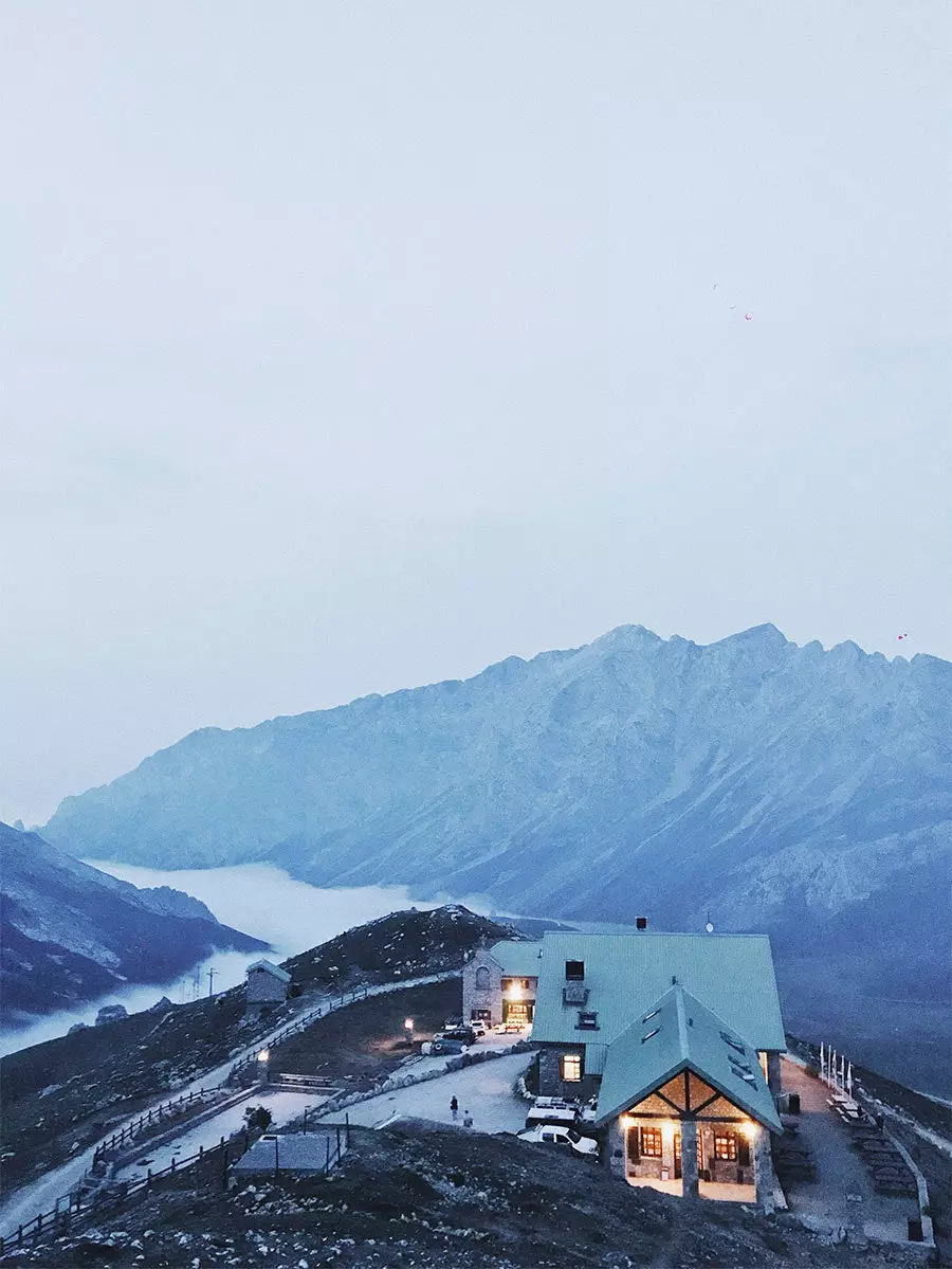 Hotel Áliva, Telefrico de Fuente D'nin üst katında