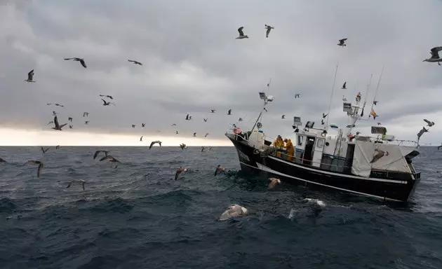 Tugas pelayaran di Lastres