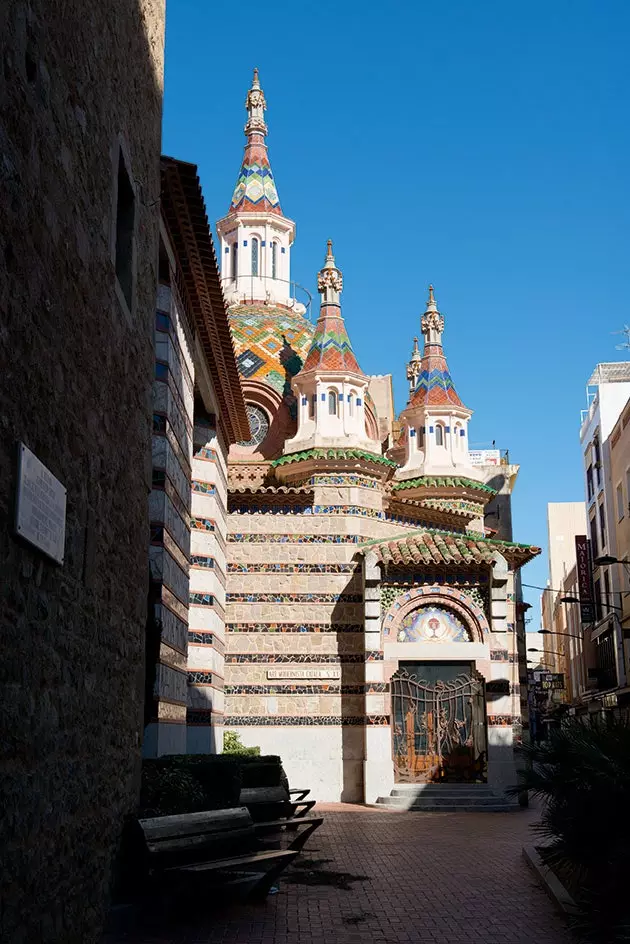 Lloret de Mar tegyvuoja spalva