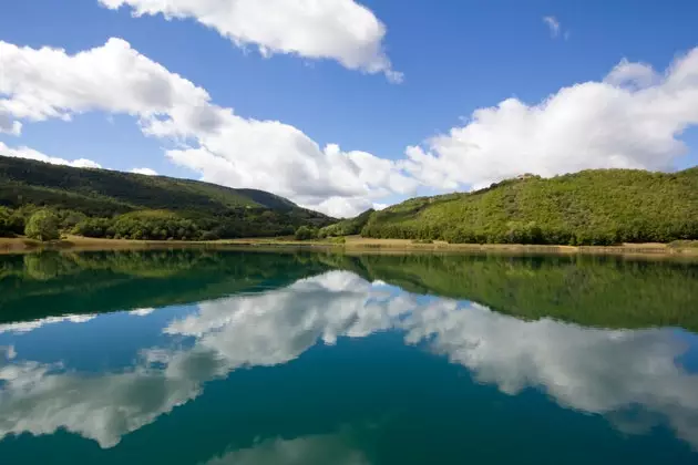 Jezero Montcortes