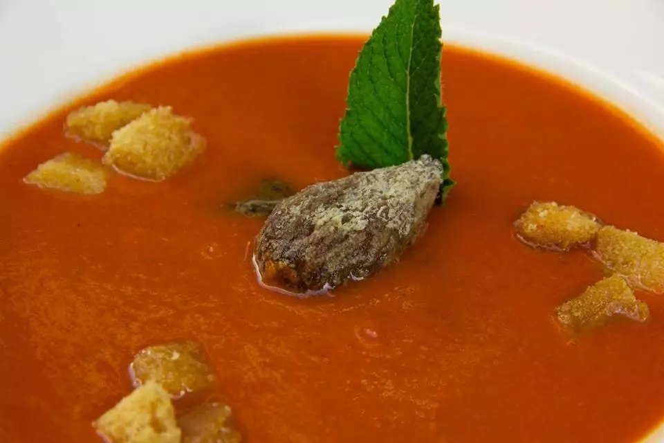 Sopa de tomàquet amb figues i crostons de 8è Art