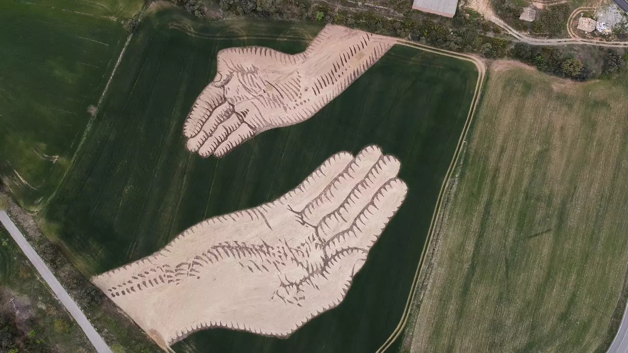 Et spektakulært værk af 'land art' dukker op i Huesca (og nej, det var ikke en fremmed ting)