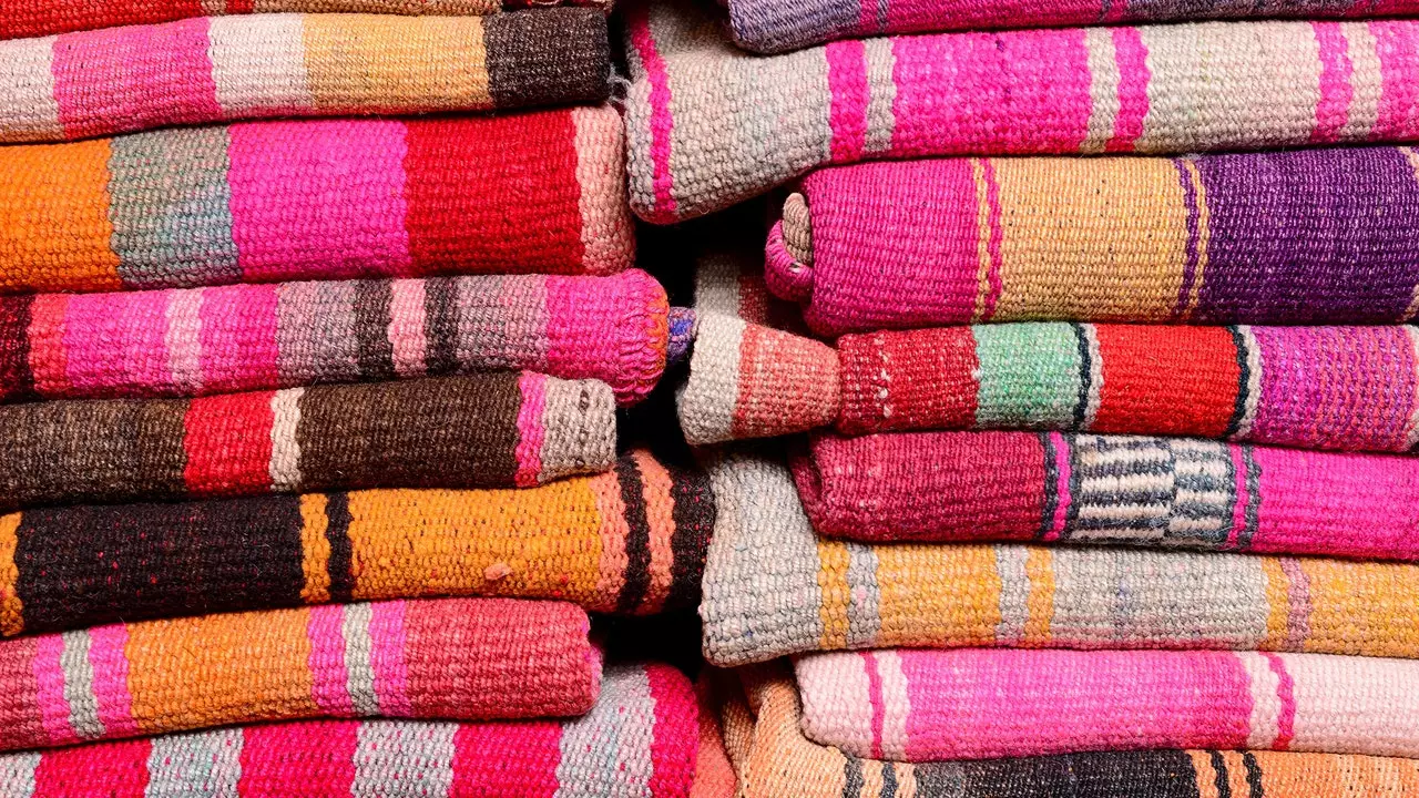 Fabrics with a lot of history (and travel): six Spanish firms whose fabrics from around the world will make you fall in love