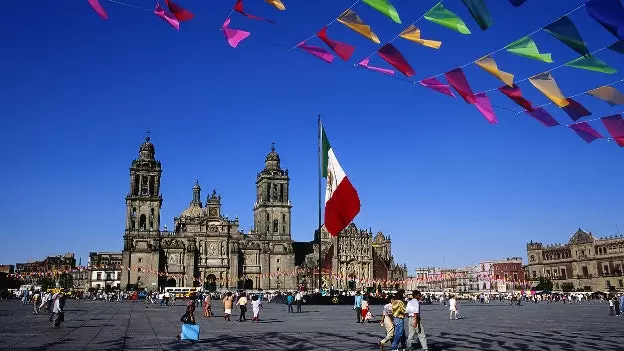 Verfassungsplatz (Zócalo)