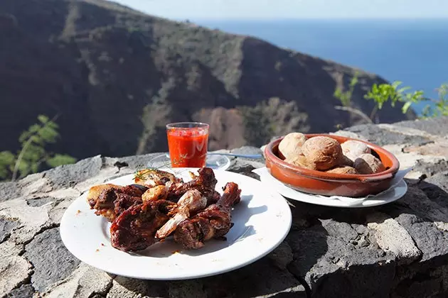 Tenerife í kringum borðiðTenerife í kringum borðið