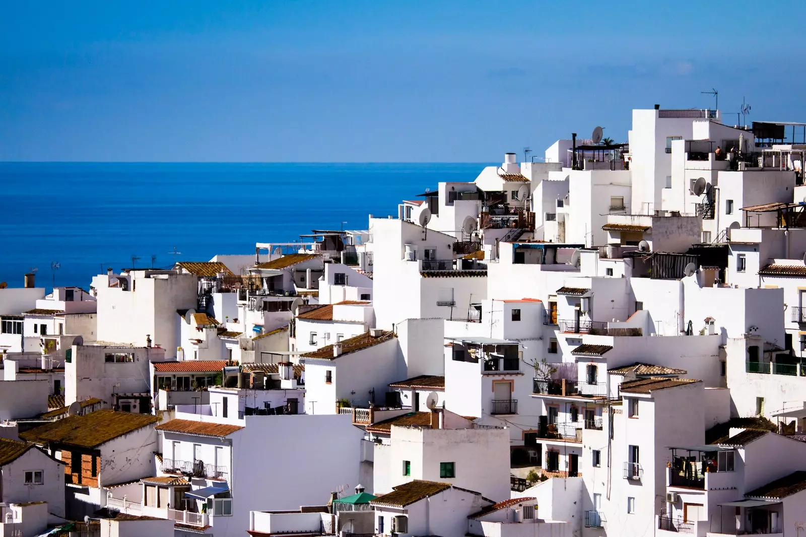 Plage et le meilleur climat d'Europe nous voyageons à Torrox