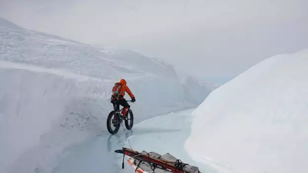 Cicloviajeros: Bir bisikletten görülen dünya