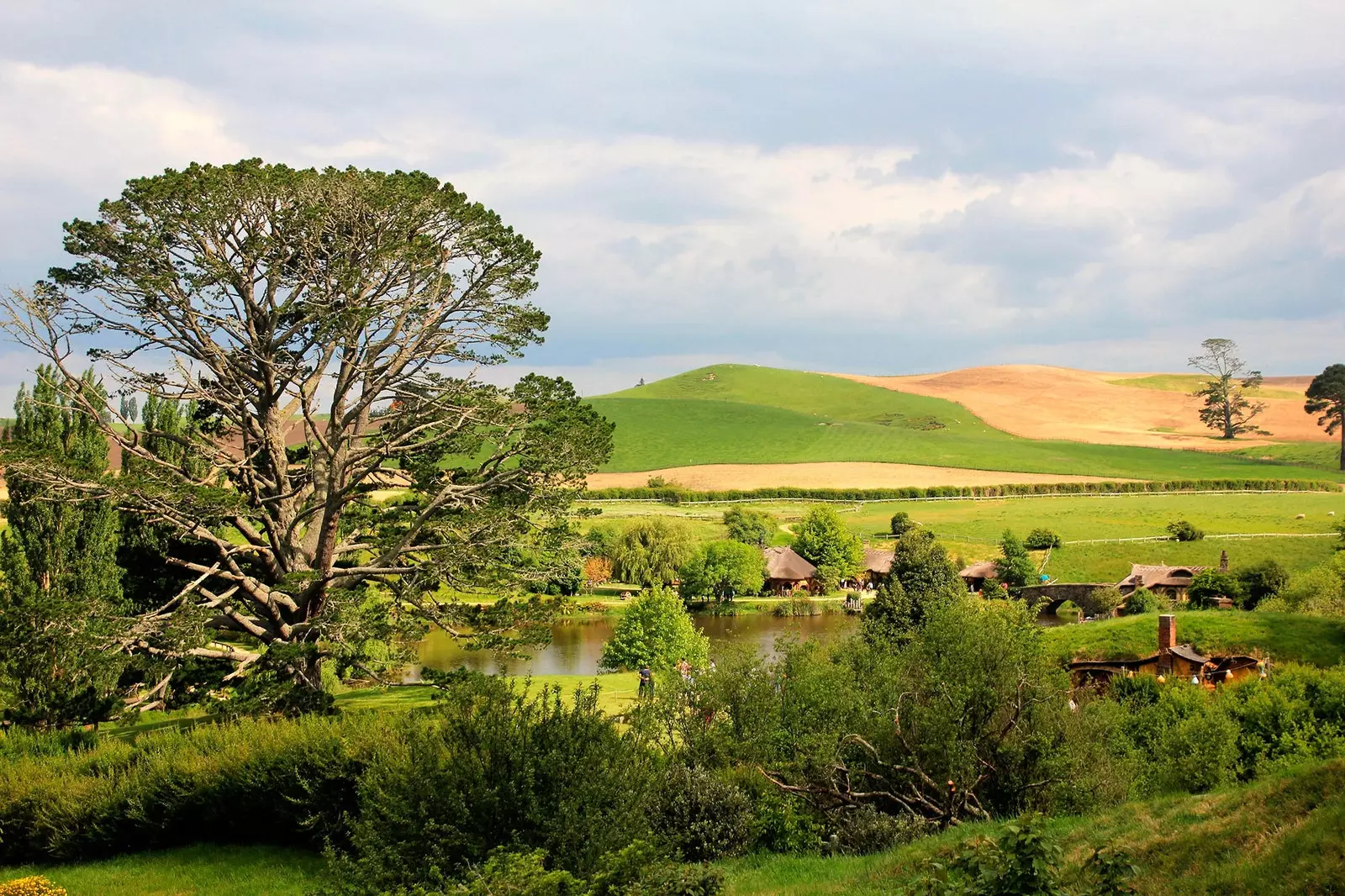 Hele byen er overveldet av Hobbiton