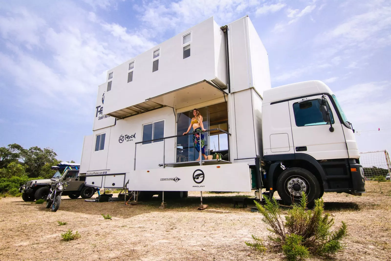 Khách sạn Truck Surf.