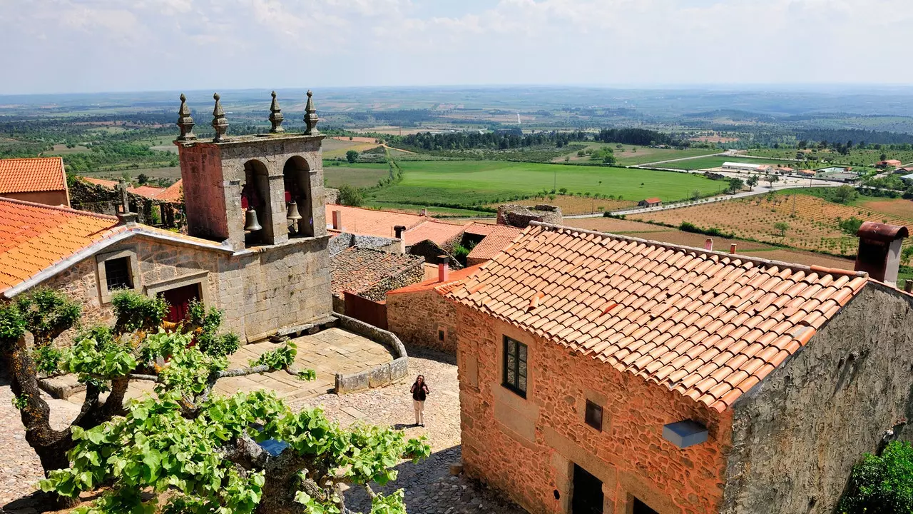 48 hours touring the Historic Villages of Portugal