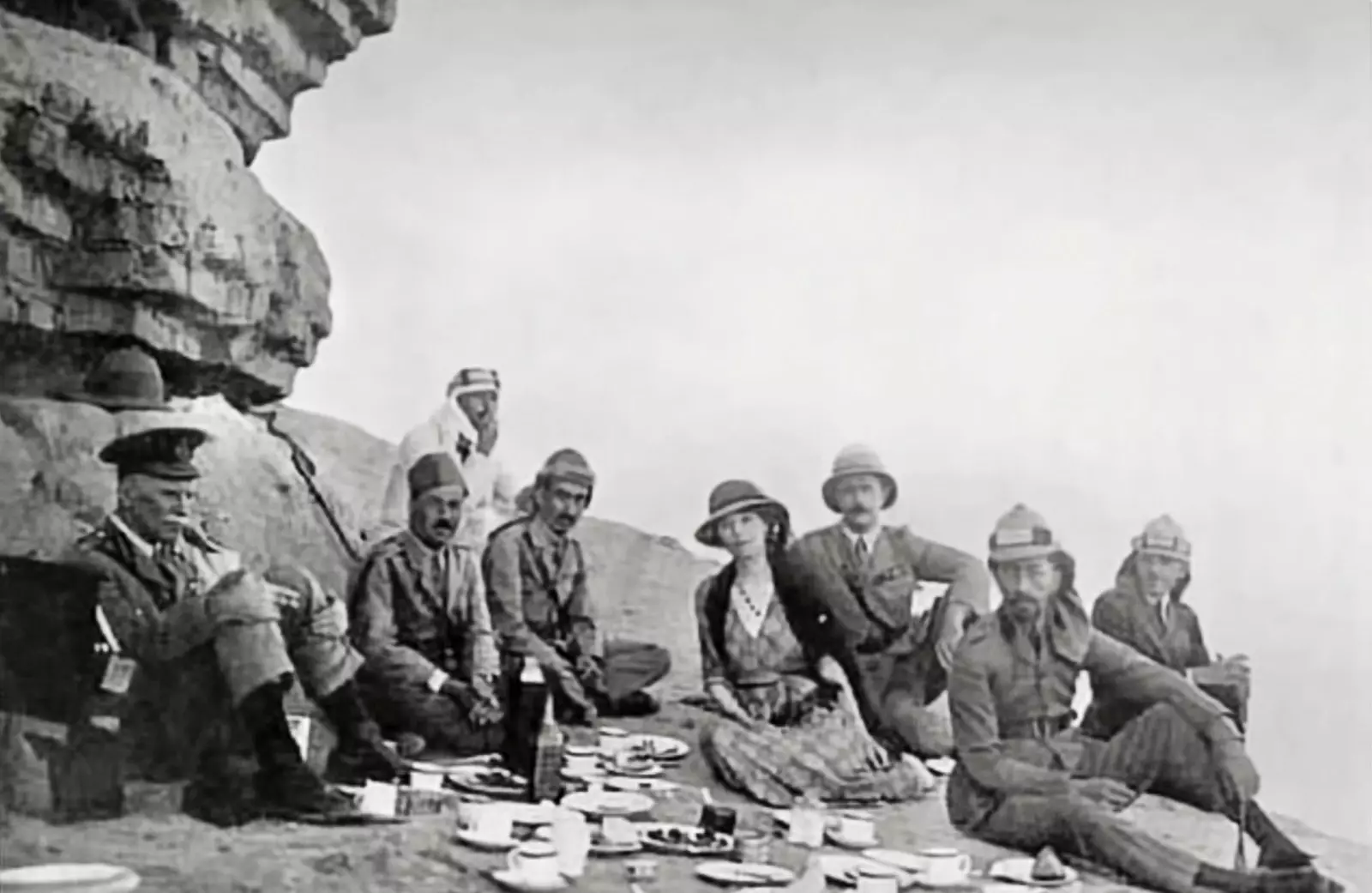 Gertrude Bell Səudiyyə Ərəbistanına səfəri zamanı