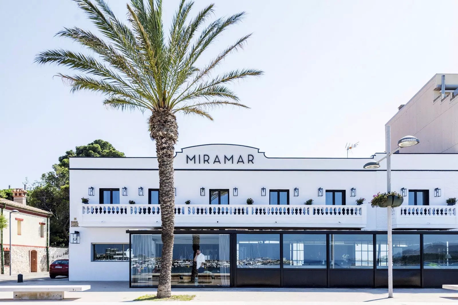 The mythical façade of the Miramar restaurant