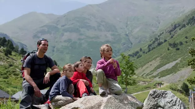 La montagne c'est aussi pour l'été : De Ripollès à Montjuïc en famille