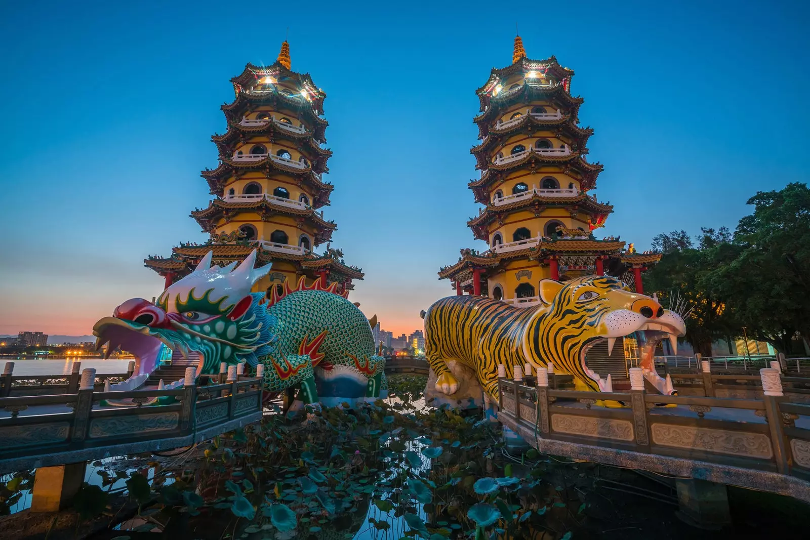 De tijger- en drakenpagodes in Kaohsiung