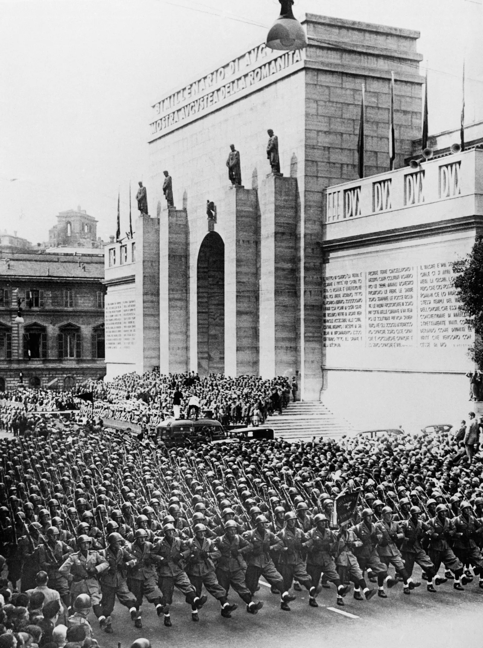 Ara Pacis-monumentet til Augustus skinner med fornyet lys