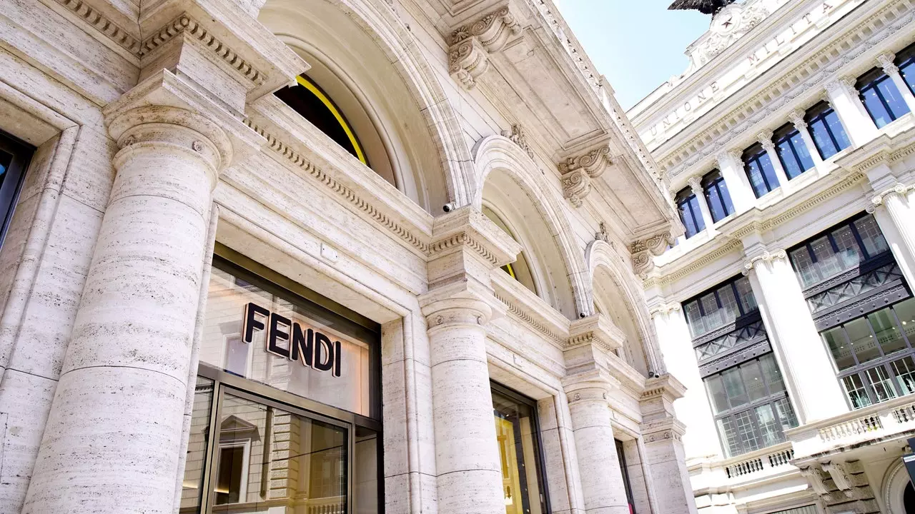 Palazzo Fendi, nyumba ya mtindo ambapo tunataka kulala (na duka)