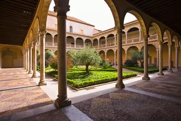 Toledodakı San Juan de los Reyes monastırı