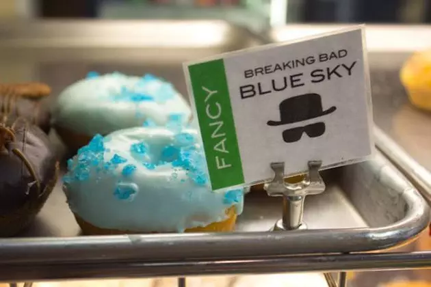 Donat langit biru dari Rebel Donuts