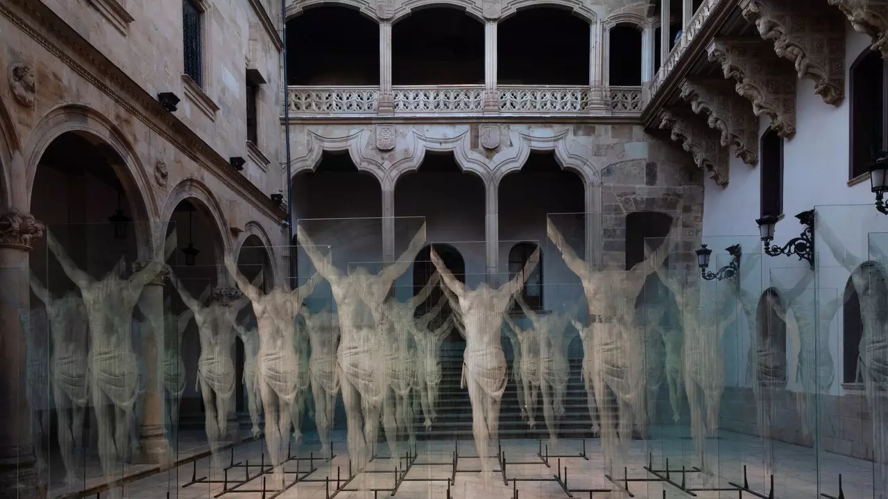 Salamanca သည် Gonzalo Borondo ၏ optical illusion ကိုကြိုဆိုပါသည်။