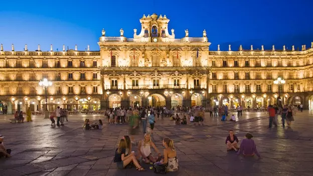 50 stvari, ki jih morate vedeti o Plaza Mayor v Salamanci