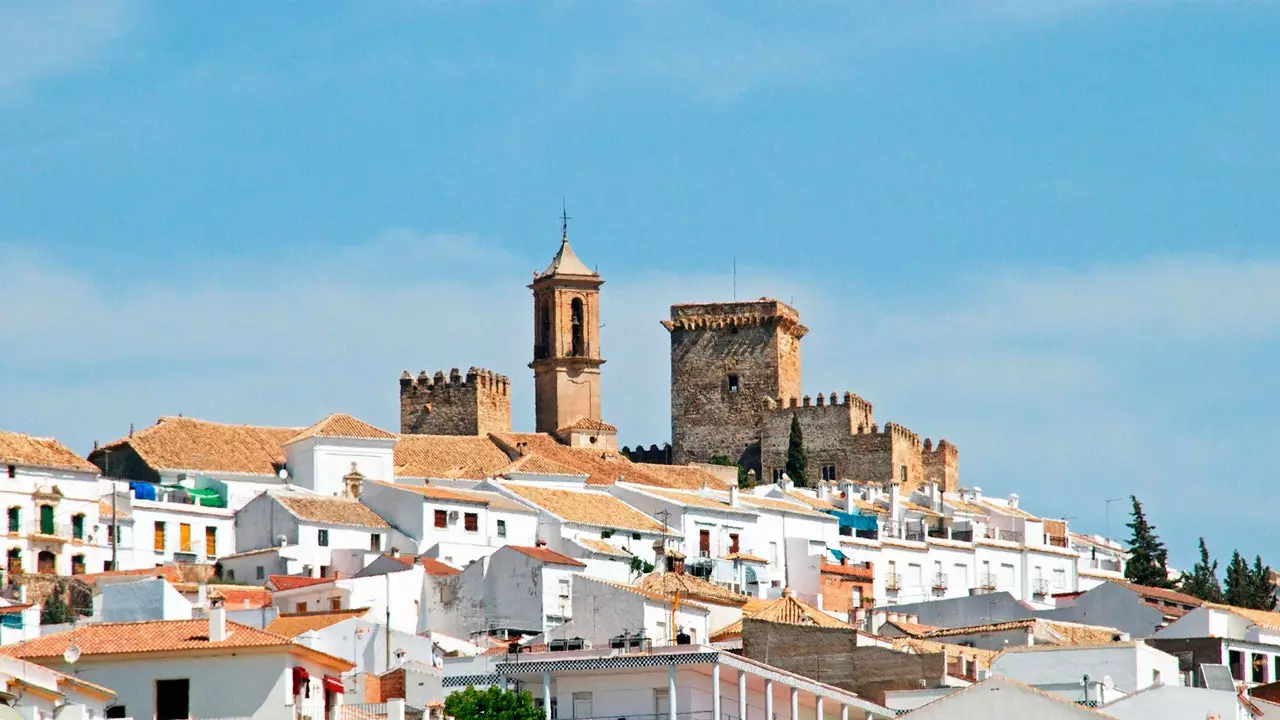 In the footsteps of Robert Capa in a little town in Cordoba: welcome to Espejo