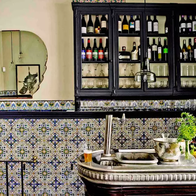 Carmencita tiles and vermouth