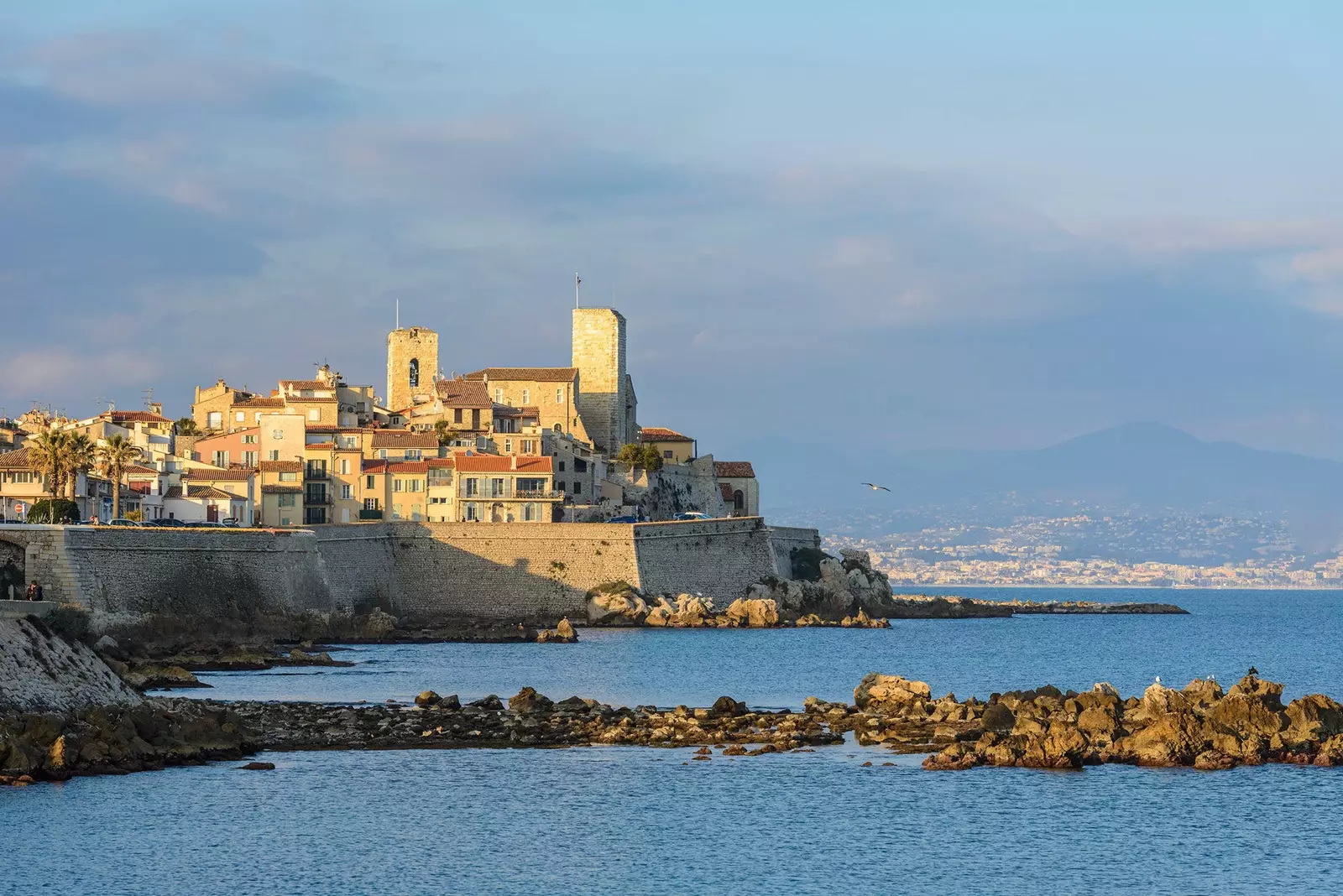 Ambaye aligundua Côte d'Azur