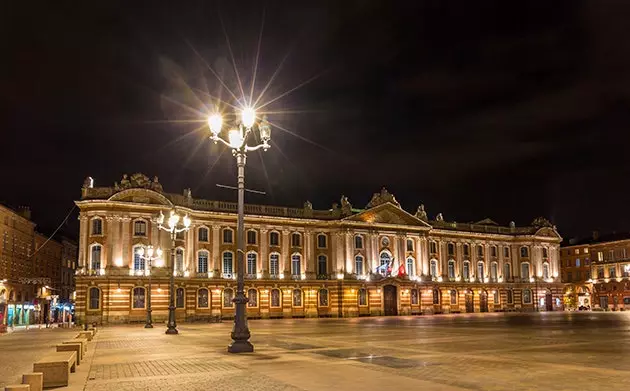 Toulusse város jelenlegi városháza csodálatos