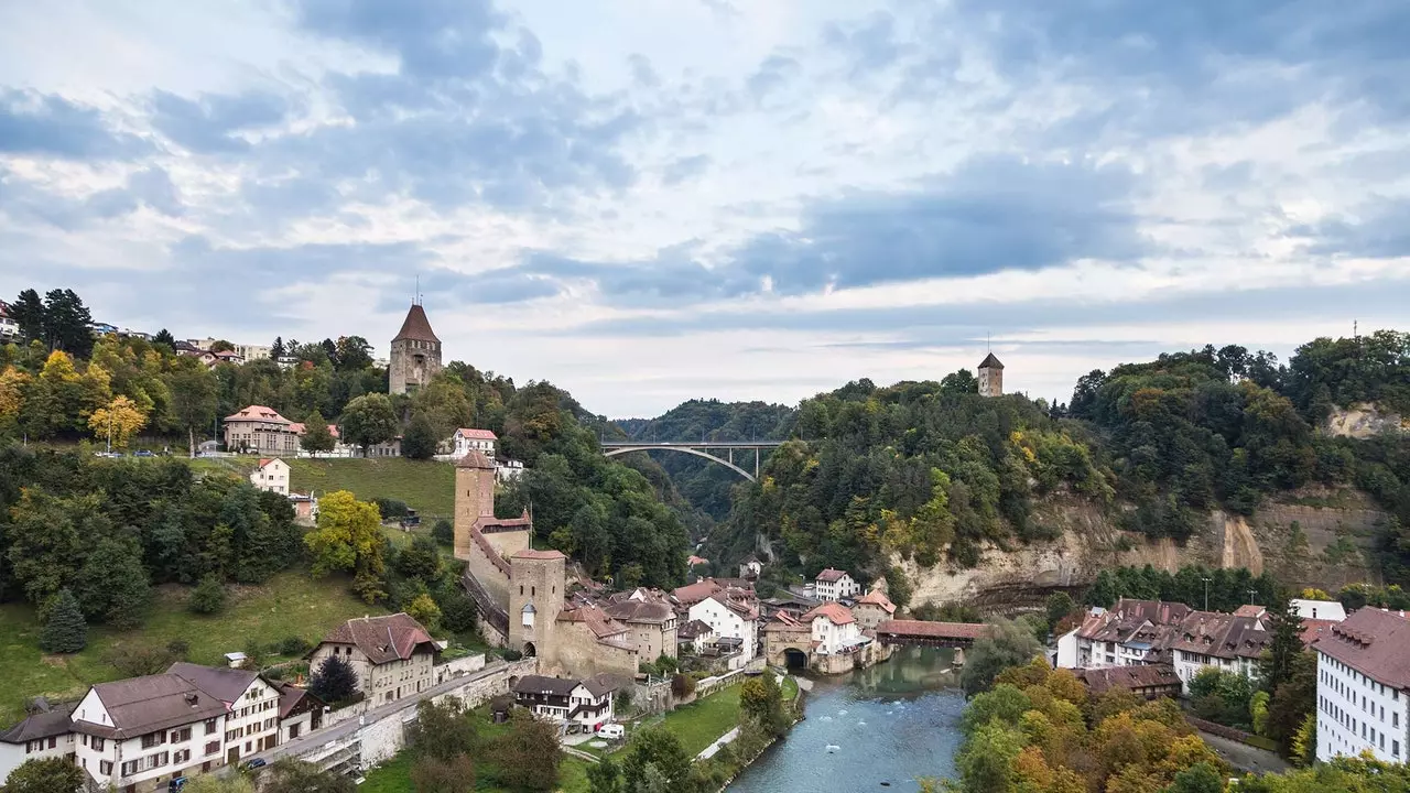 La Basse-Ville, comharsanacht mheánaoiseach na hEilvéise is fearr le mic léinn ollscoile in Freiburg