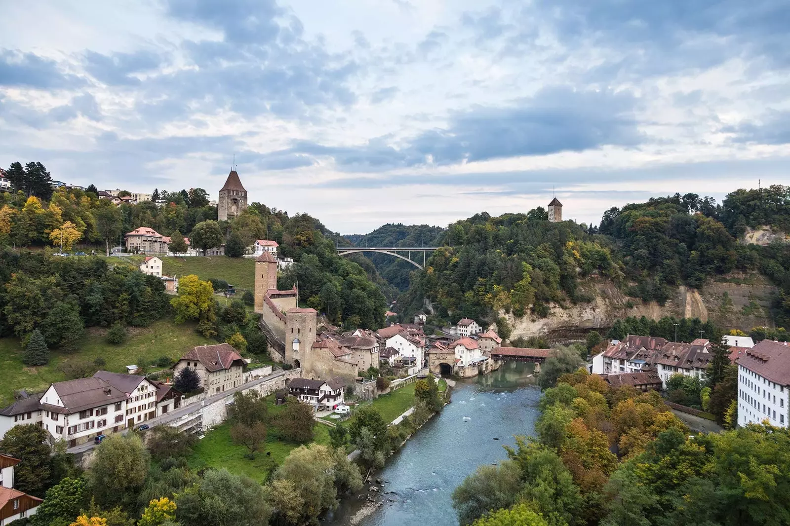 Bernbron över floden Sarine la BasseVille Freiburg