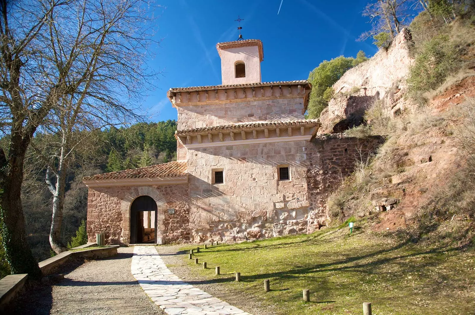 Fachada do mosteiro de Suso em La Rioja