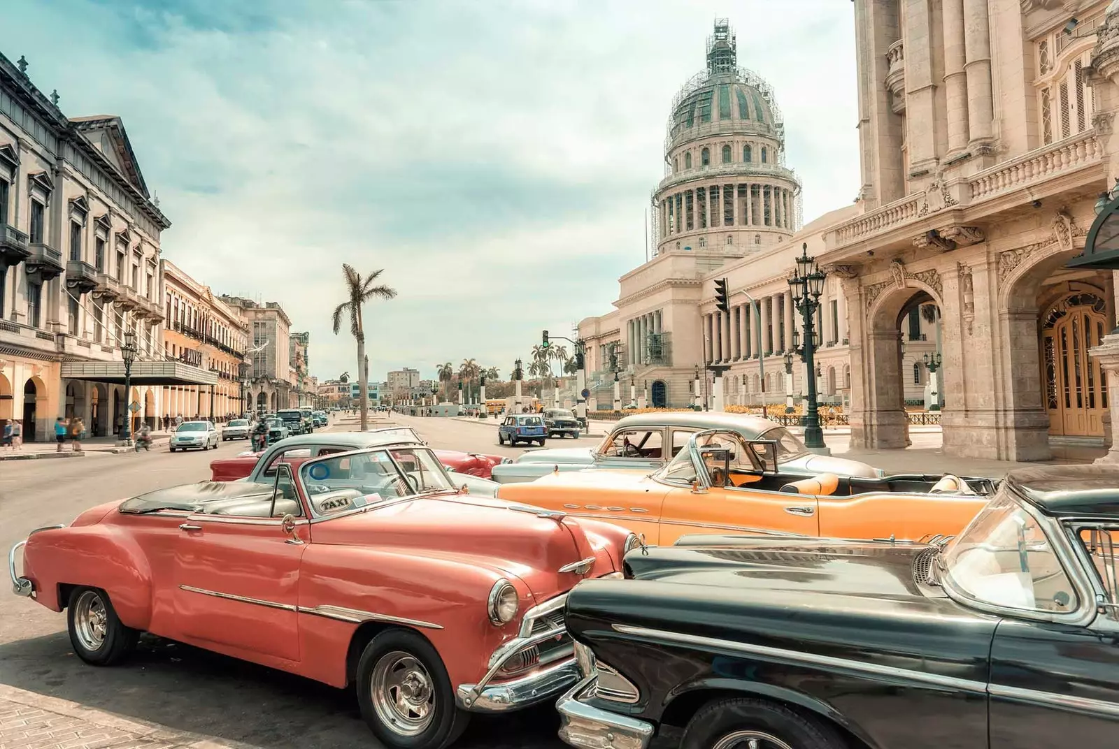 carro conversível em havana