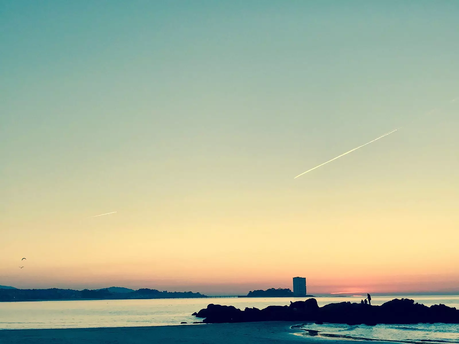 Vue Richtung Toralla vun der Vao Plage zu Vigo