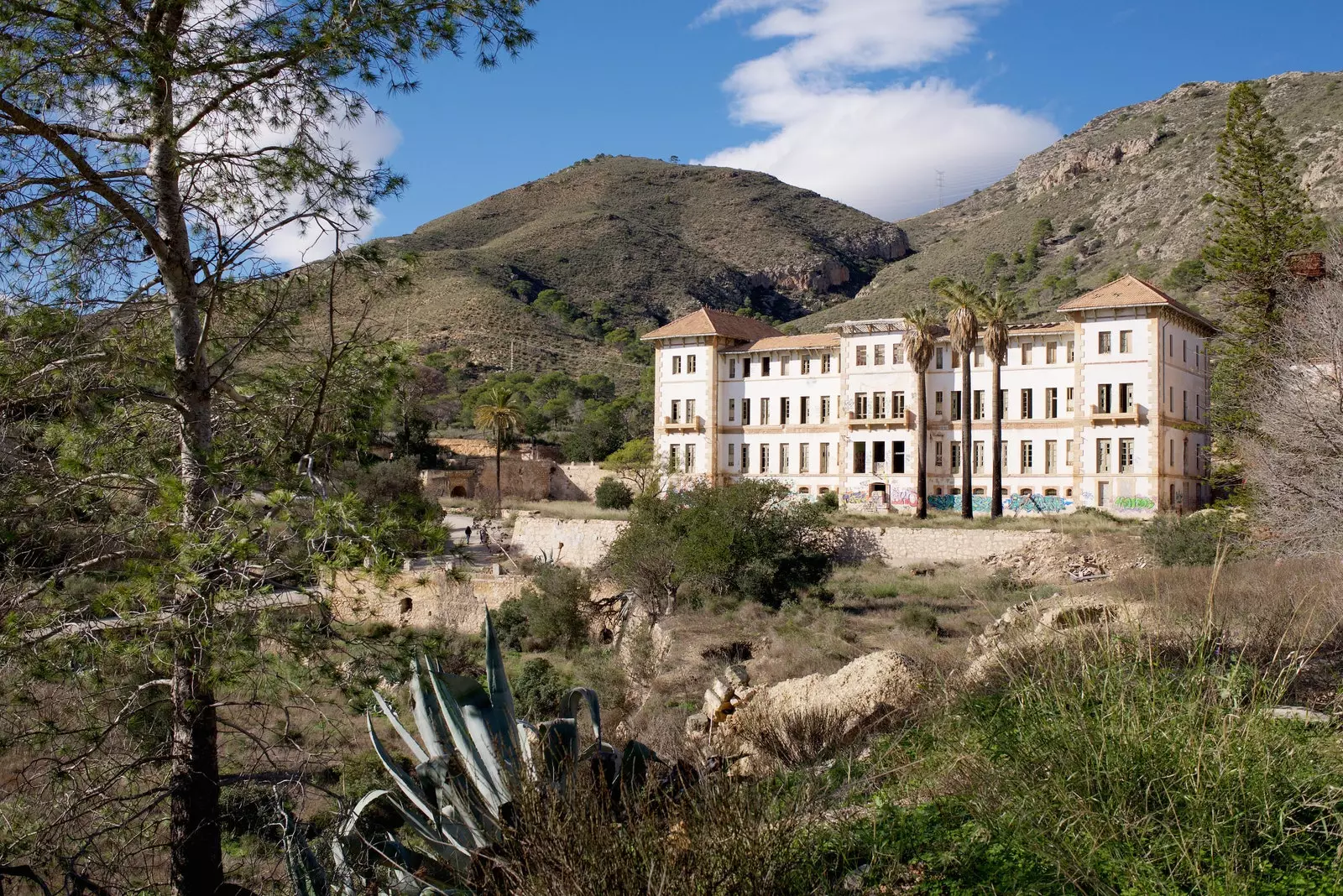 Preventorio de Aguas de Busot sinistro Levante