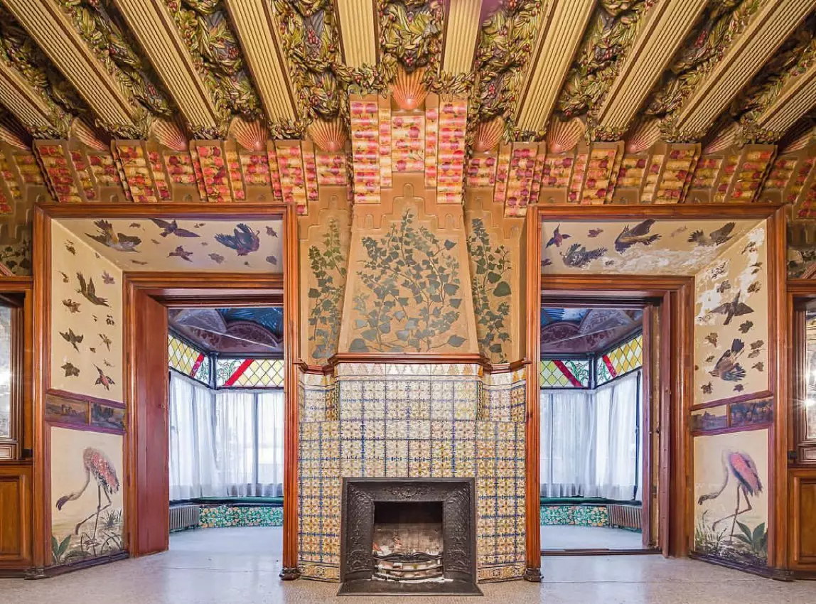 Dettagli incredibili all'interno di Casa Vicens.