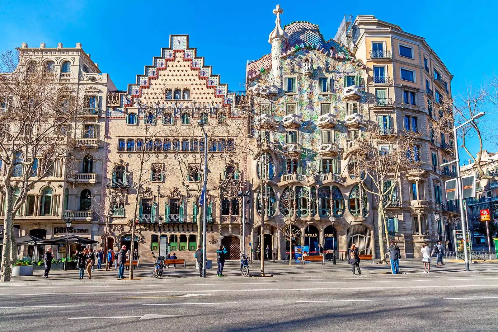 Mela della discordia a Barcellona.