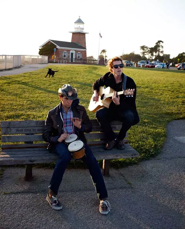 A couple of musicians in Santa Cruz, a coastal village near San Francisco