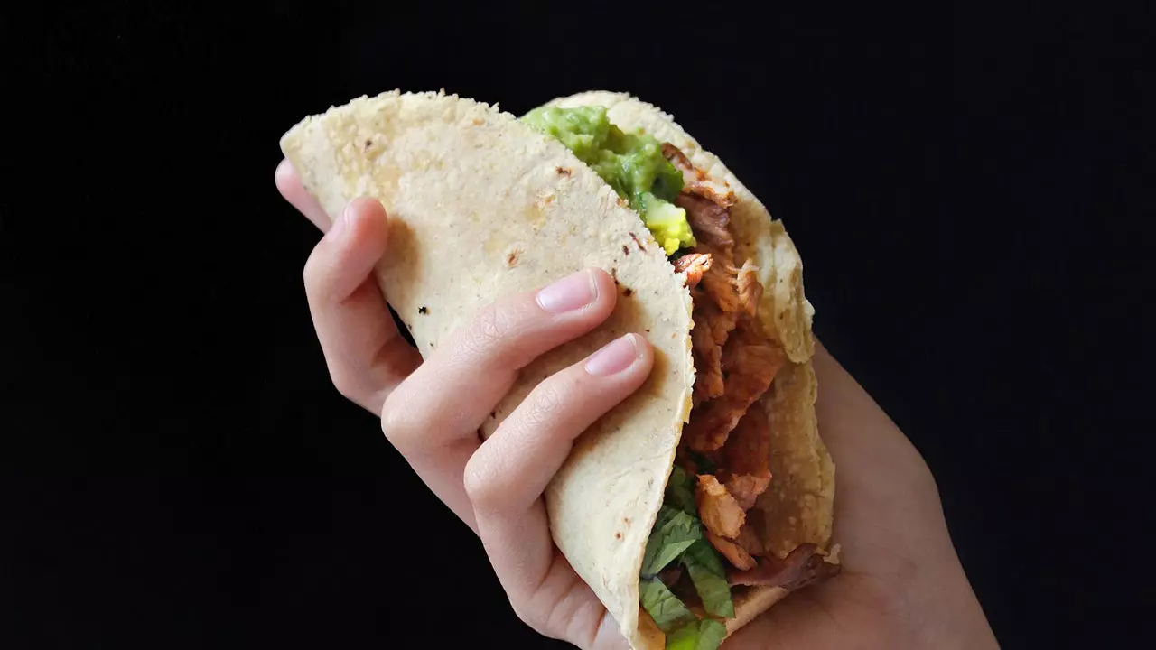 Gastronomi Meksiko untuk boneka: cara membedakan taco dari fajitas, quesadillas, atau burrito