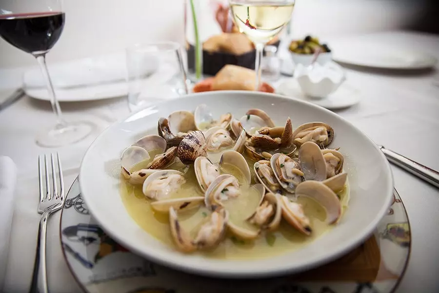 Garlic clams with pine nuts from Salzillo restaurant