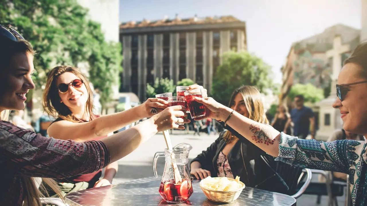 Amores de barra: zece temple universitare esențiale mitice din Madrid