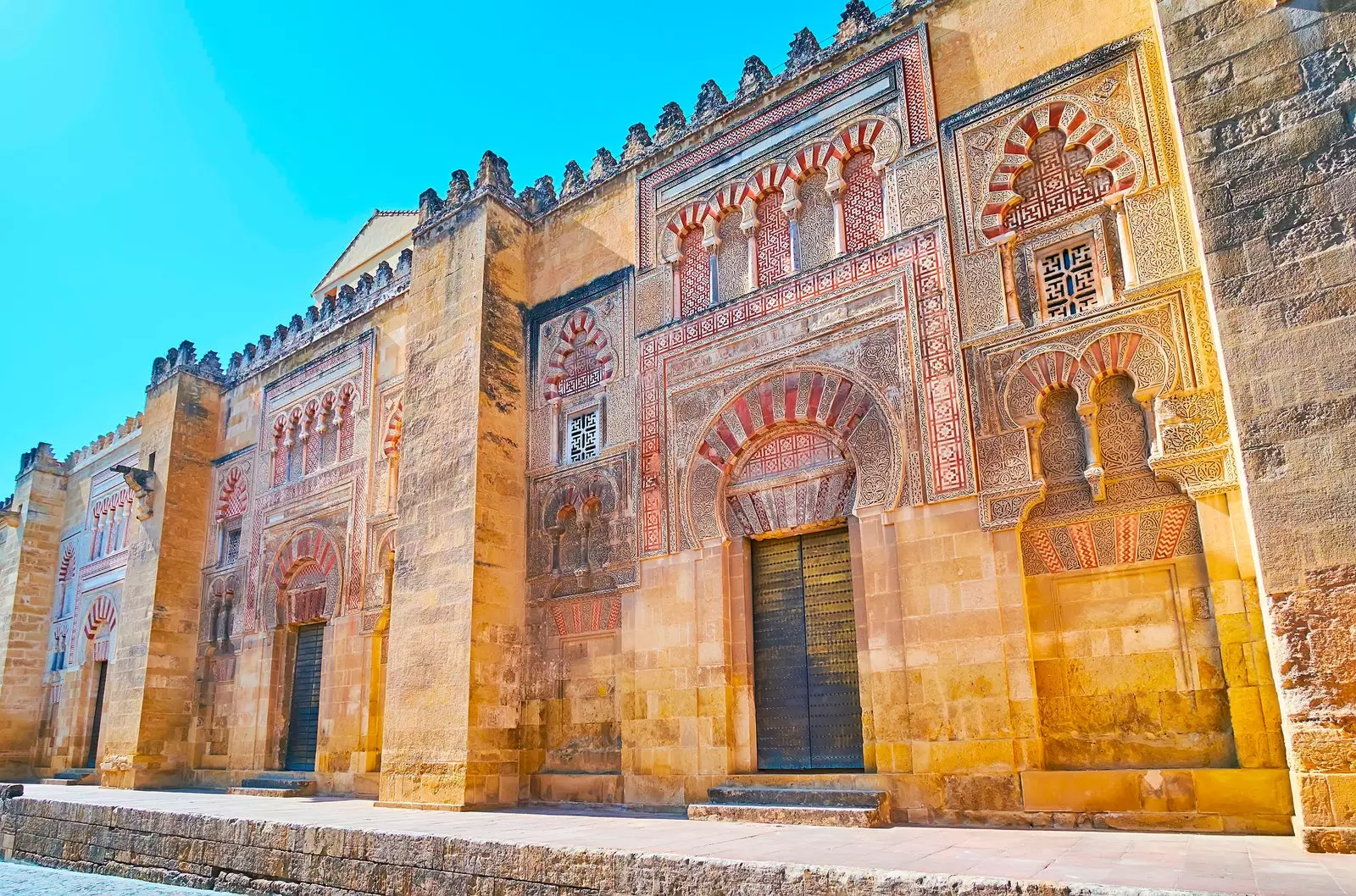 Puerta de San José mečetė-Kordobos katedra.