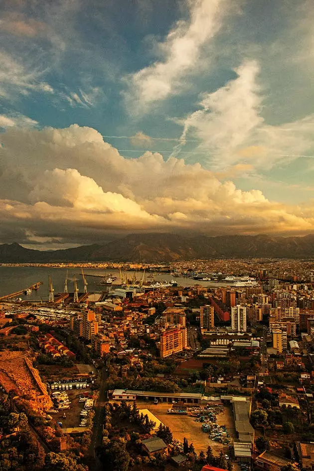 Pemandangan Palermo dari Gunung Pellegrino