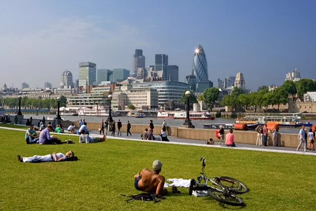 En av de få rimelige tingene i London å slappe av i en park