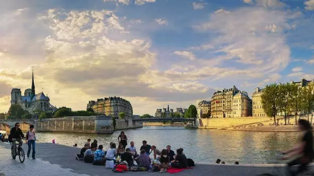 París a l'estiu: art i gastronomia al vermell viu