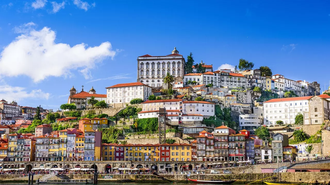 Why you should travel to Porto before the end of the year