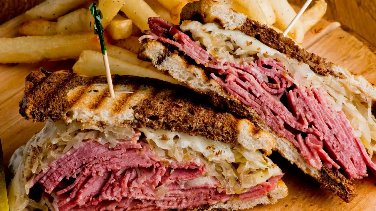 Mengapa pastrami modis di Barcelona