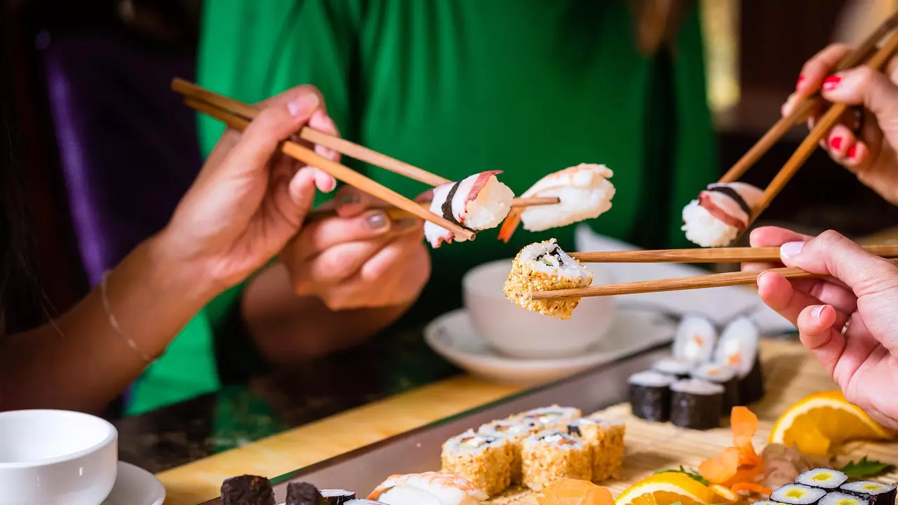 Hvordan oppføre seg på en japansk restaurant