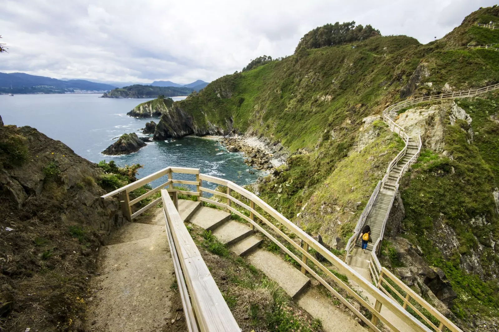 Punta Socastro, imenovana O Fuciño do Porco, na obali A Mariña, Lugo.