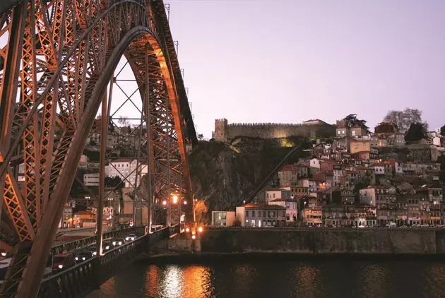 De pont a pont cogidets de la mà