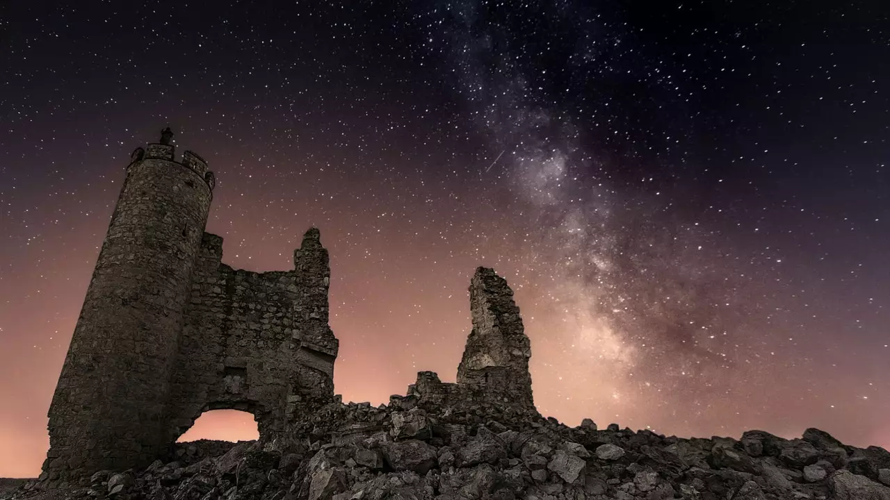 Caudilla, the abandoned town of night photos